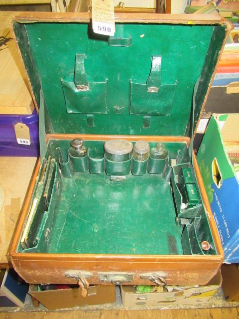 GENTS TRAVELLING CASE WITH SILVER TOPPED BOTTLES Image