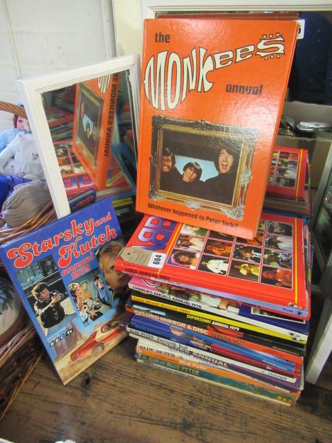QUANTITY OF VINTAGE ALBUMS ETC Image