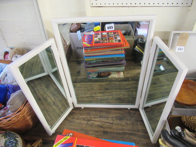 TRIPLE DRESSING TABLE MIRROR Image