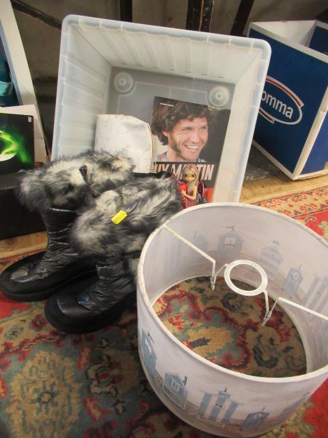 TWO BOXES OF MISCELLANEOUS ITEMS Image