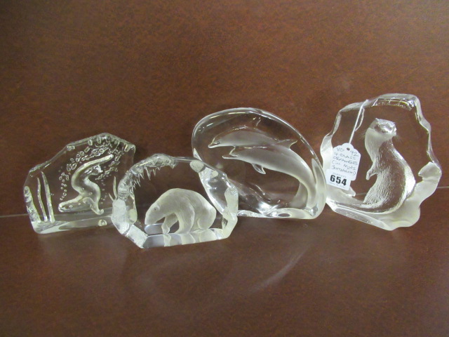 FOUR GLASS ORNAMENTS INCLUDING MATS JONASSON Image