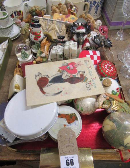 TRAY OF CHRISTMAS DECORATIONS Image
