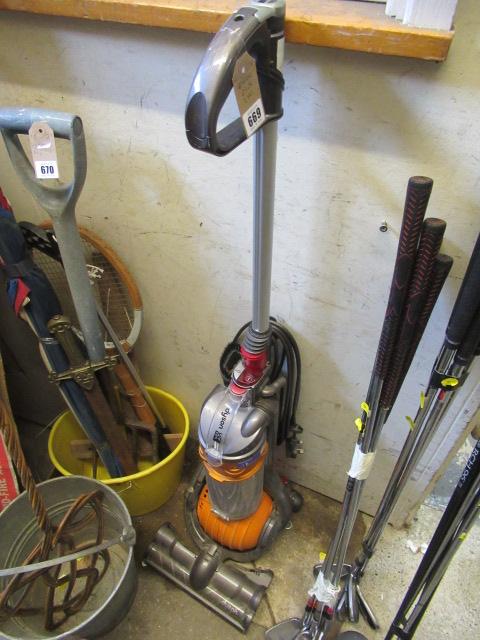 DYSON DC24 VACUUM Image