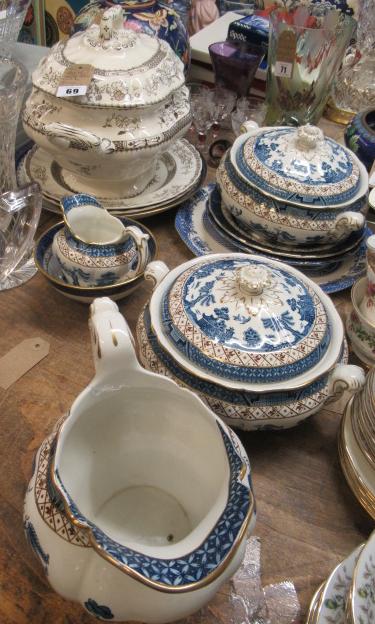 QUANTITY OF BOOTHS BLUE AND WHITE DINNER SERVICE ETC Image