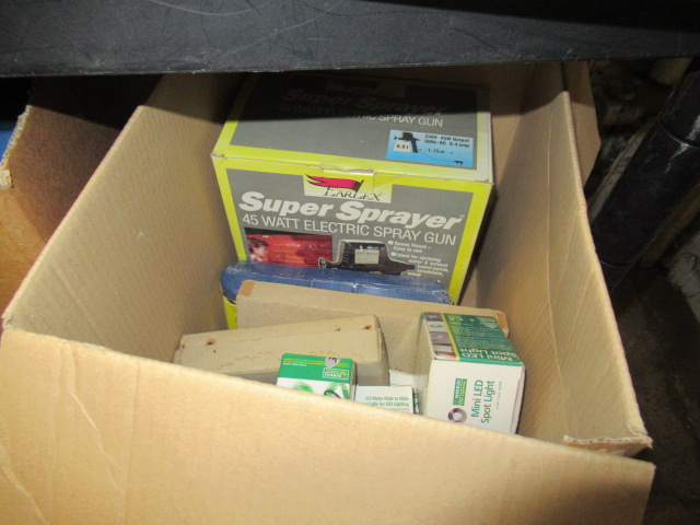 BOX OF MISCELLANEOUS ITEMS Image