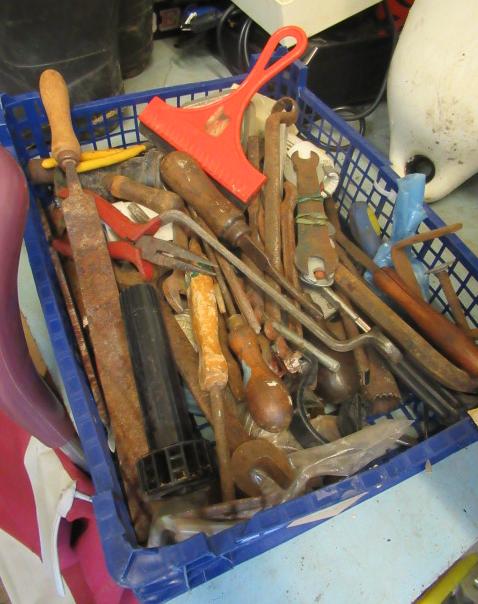 BOX OF HAND TOOLS Image