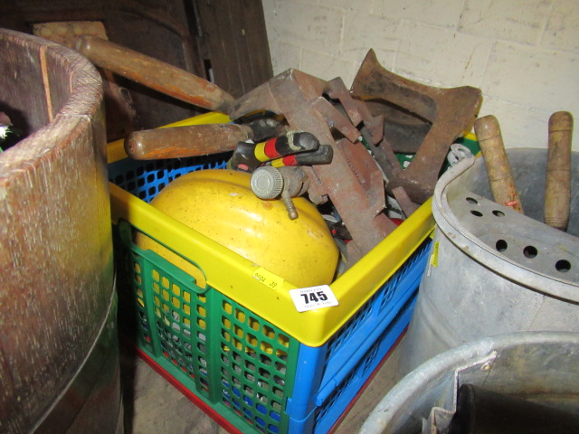 BOX OF MISCELLANEOUS ITEMS Image