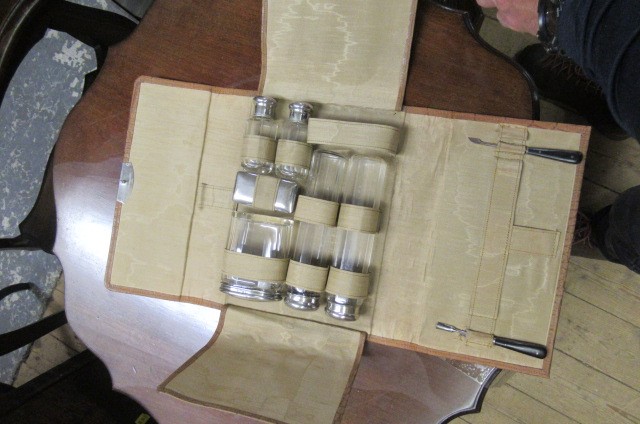 MILITARY GROOMING KIT Image