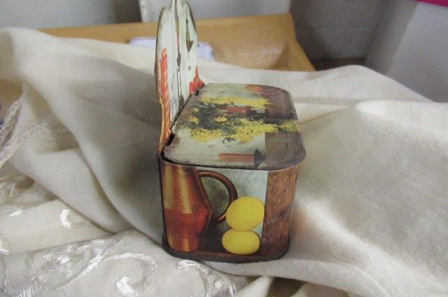 VINTAGE KITCHEN SALT TIN  Image
