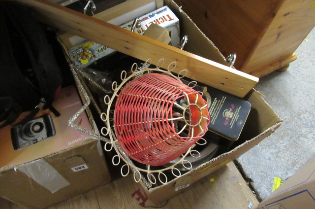 BOX OF MISCELLANEOUS ITEMS Image