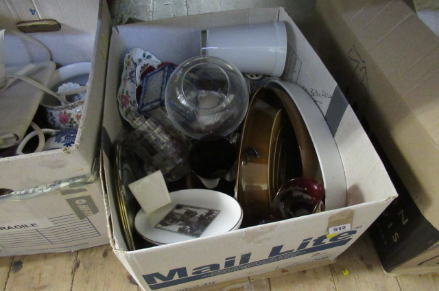 BOX OF MIXED CERAMICS AND GLASS Image