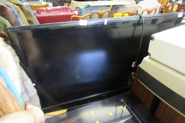 SAMSUNG TV AND REMOTE Image