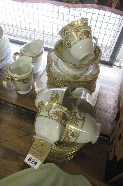 NORITAKE PART TEA SET Image