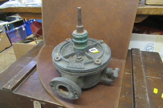 CAST IRON PUMP Image