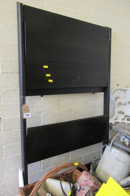 WOODEN FOLDING SHELVES Image