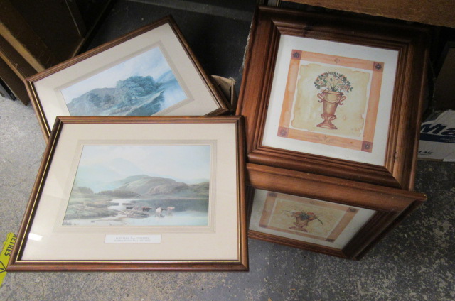 BOX OF PICTURES AND FRAMES Image