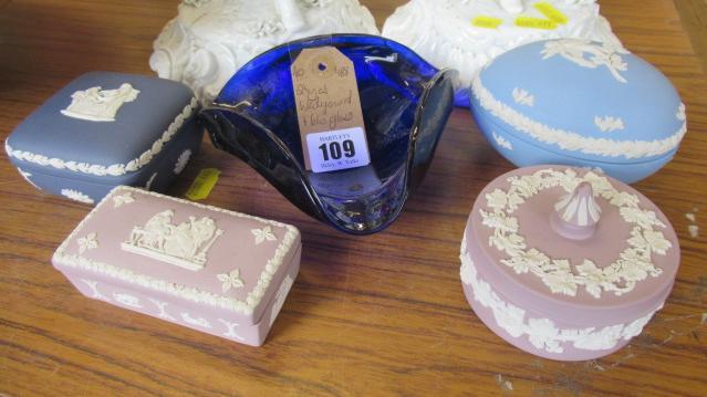 QUANTITY OF WEDGWOOD AND BLUE GLASS Image