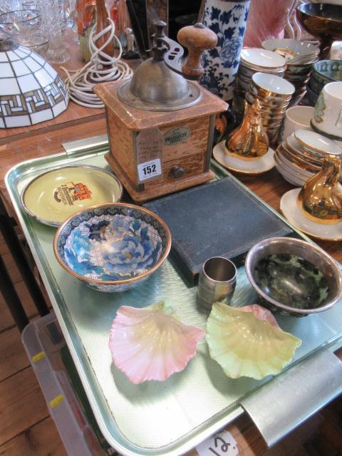 TRAY OF MISCELLANEOUS ITEMS INCLUDING A PAIR OF ROYAL WORCESTER SHELL DISHES Image
