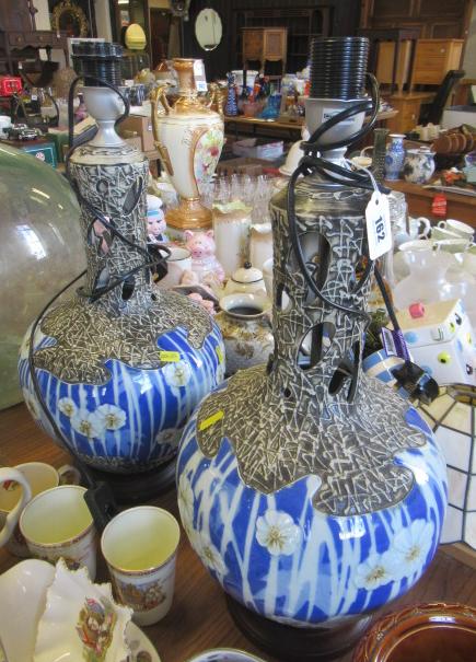 PAIR OF TABLE LAMPS Image