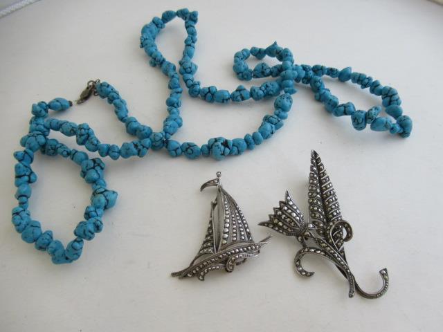 TURQUOISE NECKLACE AND TWO MARCASITE BROOCHES Image