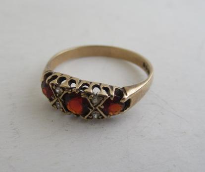 9CT GOLD RING Image