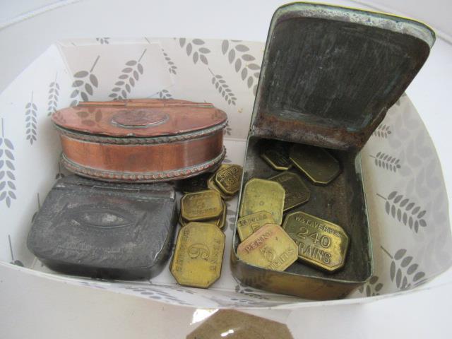THREE SNUFF BOXES AND A QUANTITY OF AVERY GRAIN MEASURES Image