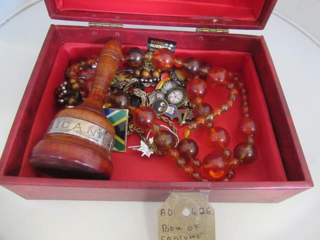 BOX OF COSTUME JEWELLERY AND OTHER ITEMS Image