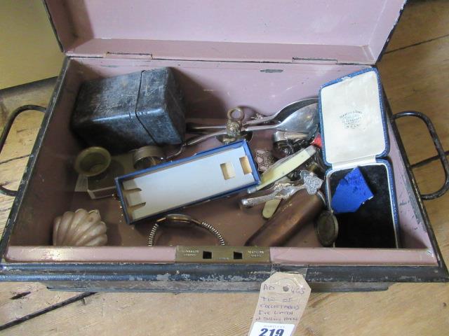 TIN OF COLLECTABLES INCLUDING WATCH AND A SILVER BADGE Image