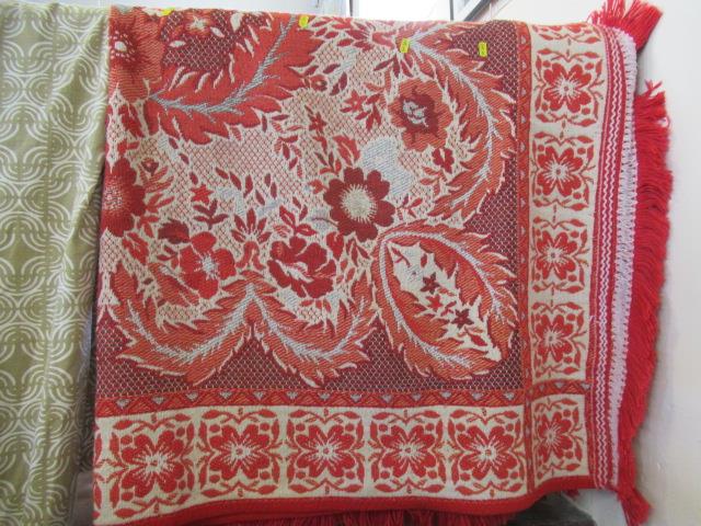 RED PATTERNED THROW Image