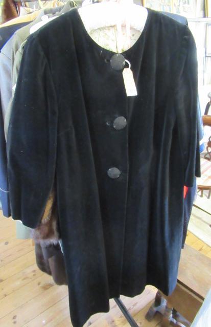 LADY'S VELVET COAT Image