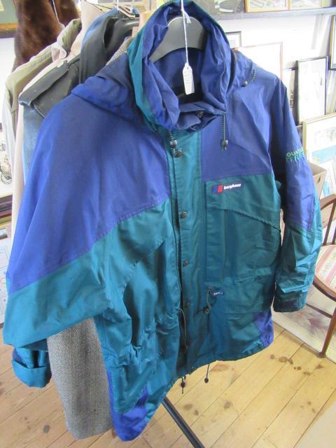 BERGHAUS MOUNTAIN TREK JACKET Image