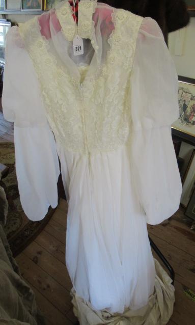 1960S WEDDING DRESS Image