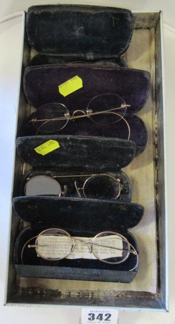TWO PAIRS OF ANTIQUE PINCE NEZ AND TWO PAIRS OF CASED SPECTACLES Image