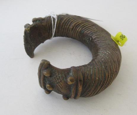 19TH CENTURY WEST AFRICAN BRONZE MANILLA CURRENCY BANGLE Image