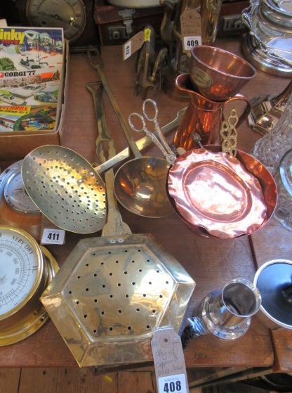 QUANTITY OF COPPER AND BRASS ITEMS Image
