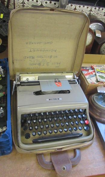 LETTERA 22 TYPEWRITER Image