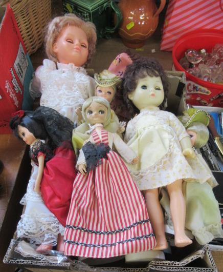 BOX OF DOLLS Image