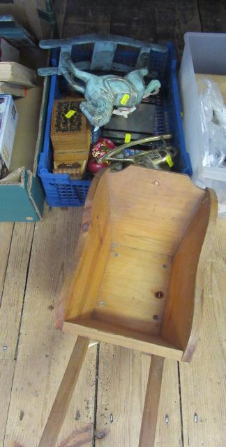 BOX OF MISCELLANEOUS INCLUDING ORNAMENTAL WHEELBARROW ETC Image
