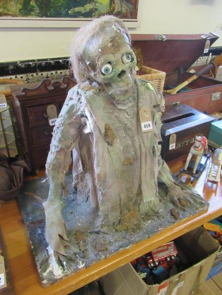 PAPIER MACHE PLASTER ZOMBIE Image
