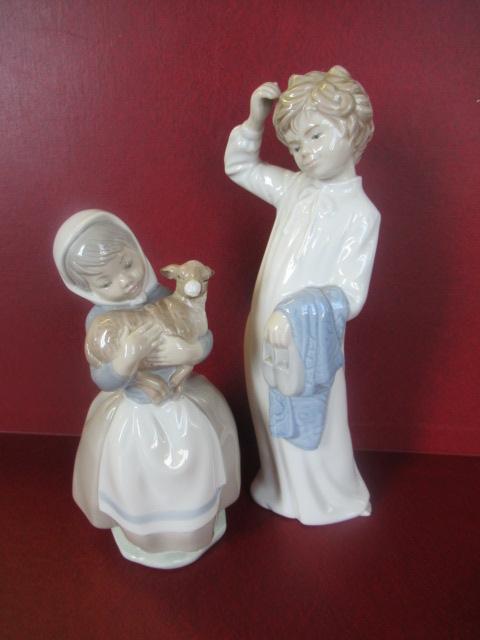 TWO NAO FIGURES Image