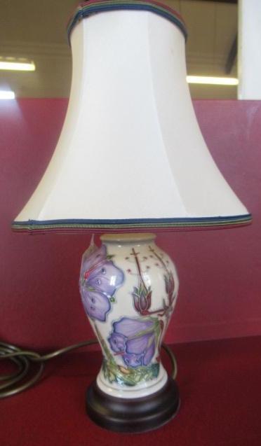 MOORCROFT POTTERY CRANESBILL LAMP BASE, 7" HIGH Image