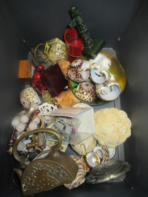 BOX OF COLLECTABLES Image