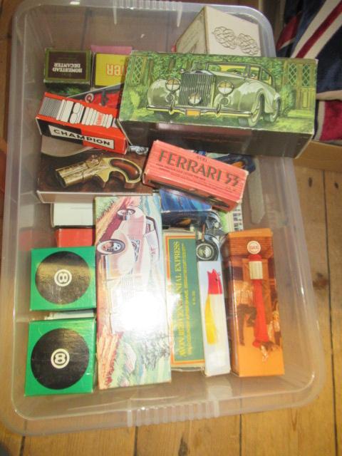 BOX OF VINTAGE AFTERSHAVES Image