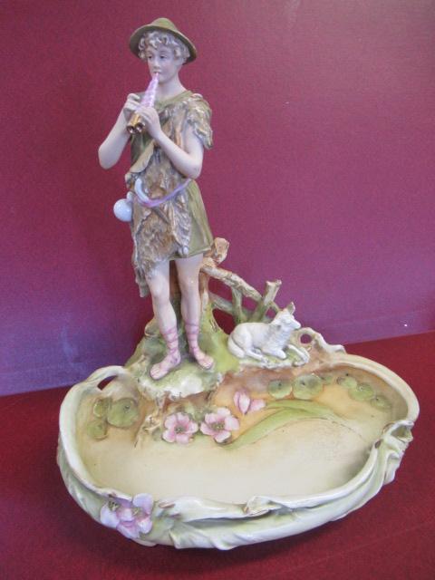 ROYAL DUX PIPING SHEPHERD DISH Image