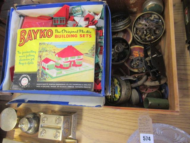 QUANTITY OF VINTAGE MECCANO AND BAYKO Image