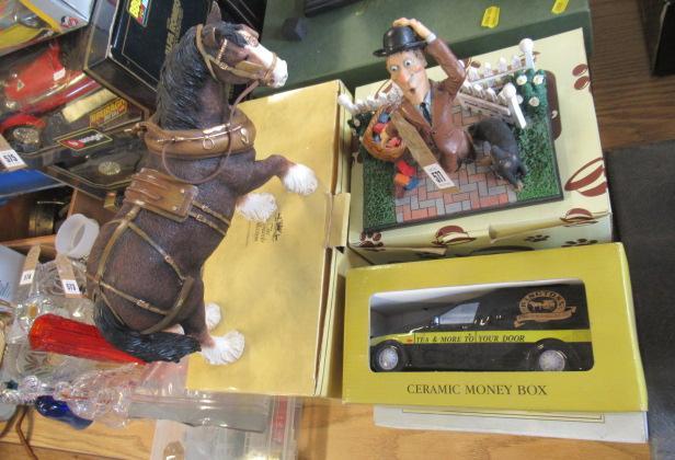 FOUR BOXED ORNAMENTS INCLUDING RINGTONS Image