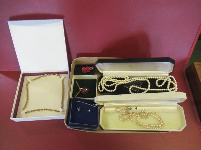 BOX OF COSTUME JEWELLERY Image