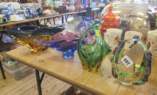 FOUR ITEMS OF COLOURED CZECH GLASS Image