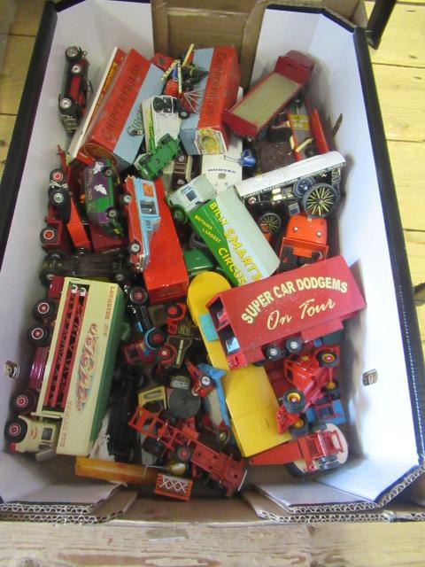 BOX OF CORGI AND OTHER DIECAST TRUCKS Image