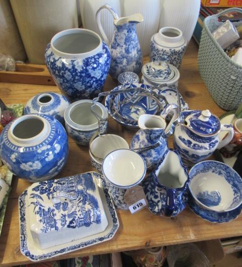QUANTITY OF BLUE AND WHITE CERAMICS Image